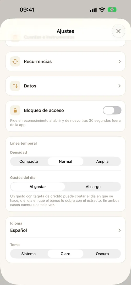 Los ajustes: idioma, tema, densidad y bloqueo de la app.